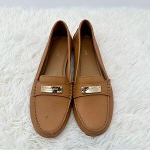 COACH Women's Tan Loafers Flats with gold tone hardware logo - Size 7.5